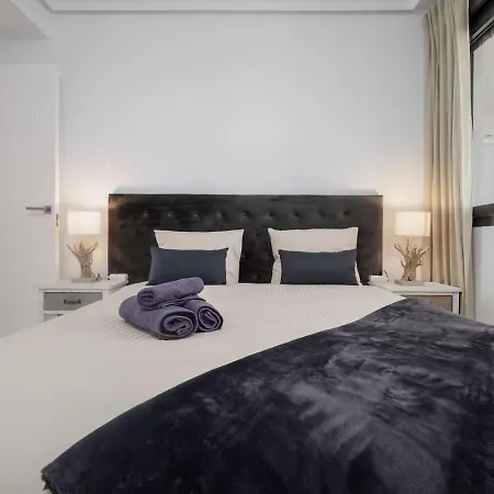 Relax In - Op Sunset Golf Apartment Estepona